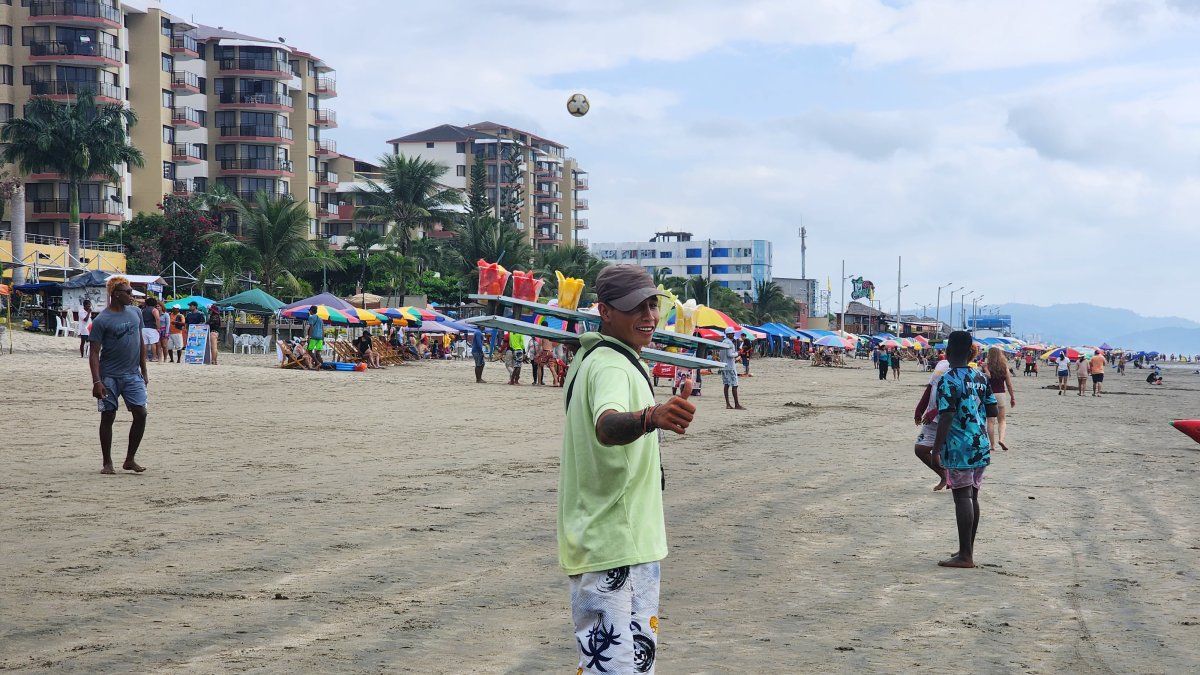Cifras. Se estima que más de 25.000 turistas visiten la playa Las Palmas.