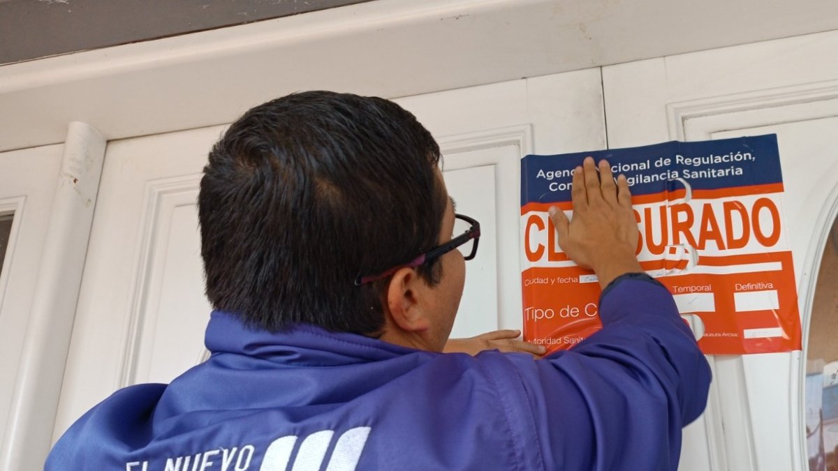 Marisquería. Una marisquería de Cuenca fue clausurada luego de una inspección que hicieron los técnicos de Arcsa, quienes detectaron falta de higiene y presencia de plagas.