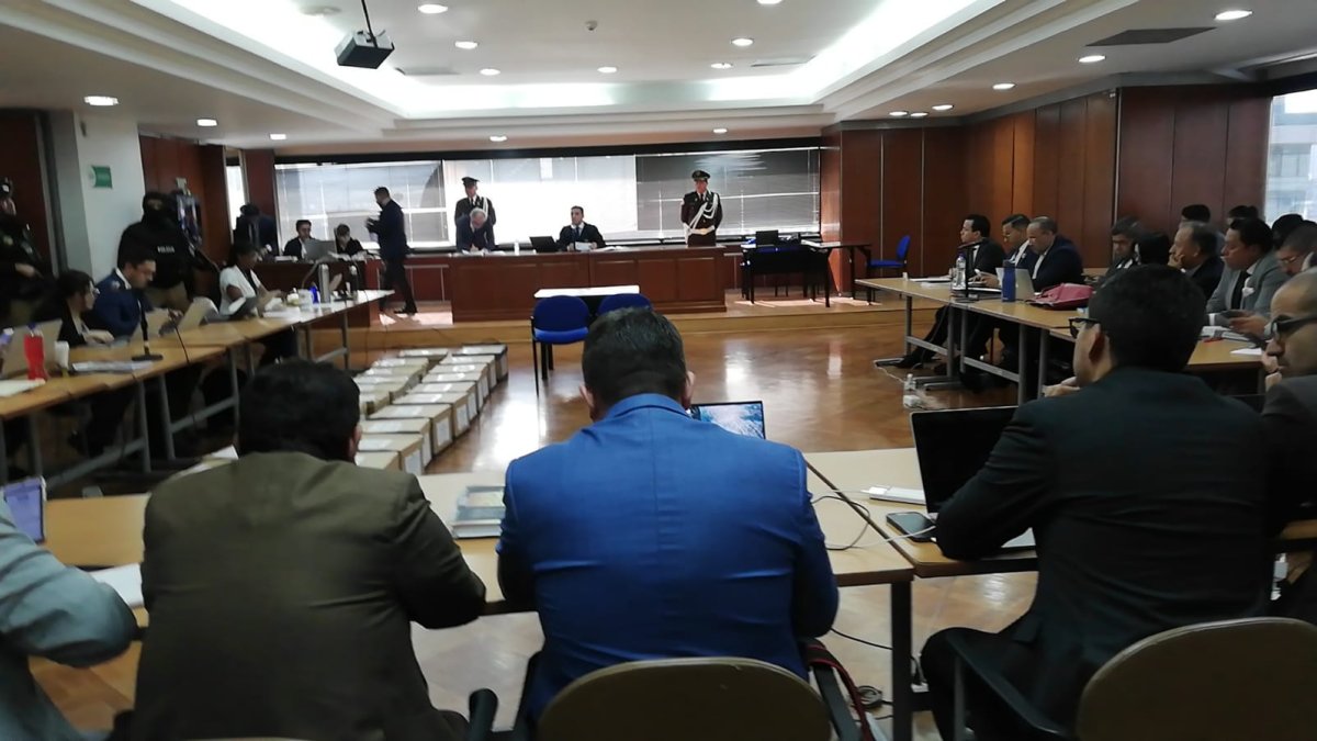 Mayra Salazar dio su testimonio ante la fiscal Diana Salazar, el juez de la Corte Nacional de Justicia y otros asistentes.