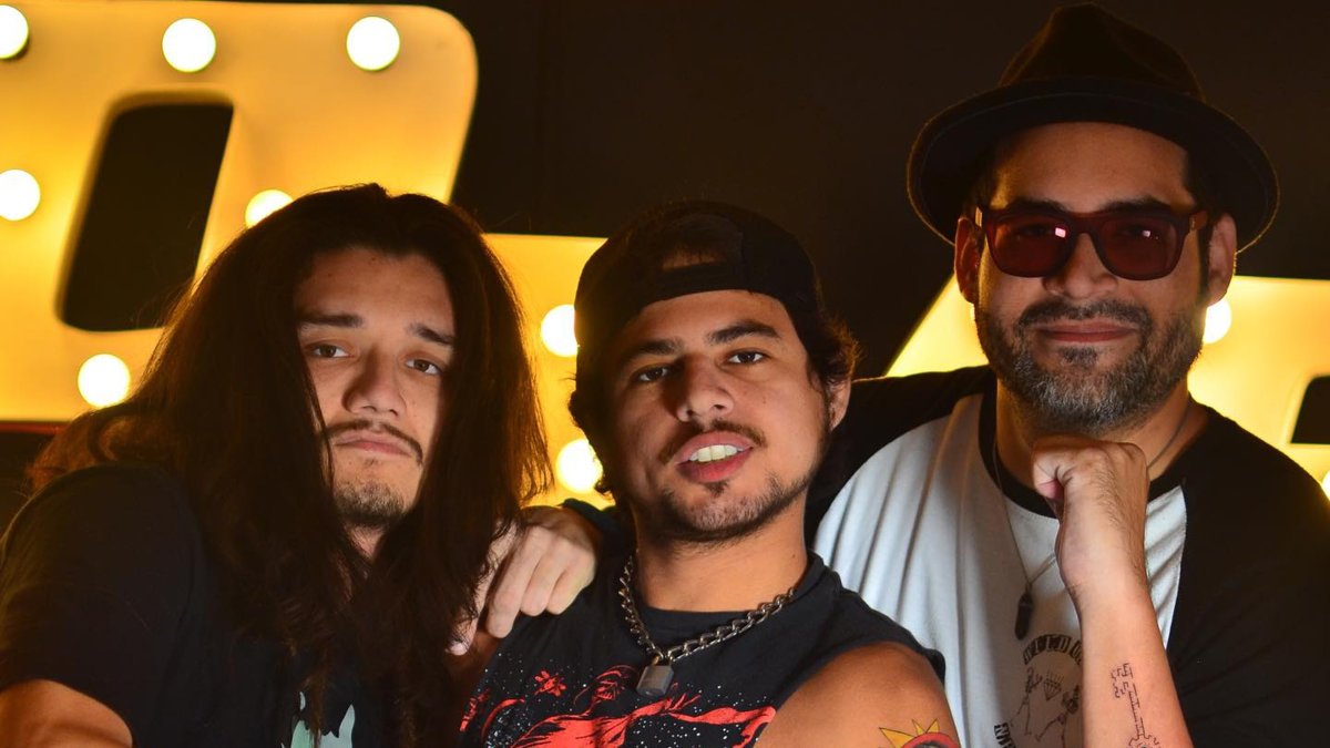 John Villamar (bajo), Fa Paredes (guitarra y voz) y Ney Suárez (batería) forman el power trío Ludovico.