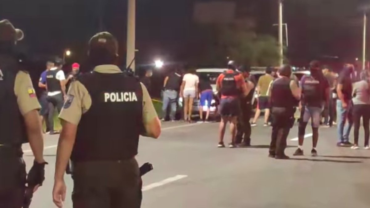 Los maleantes se movilizaban en una camioneta doble cabina color vino