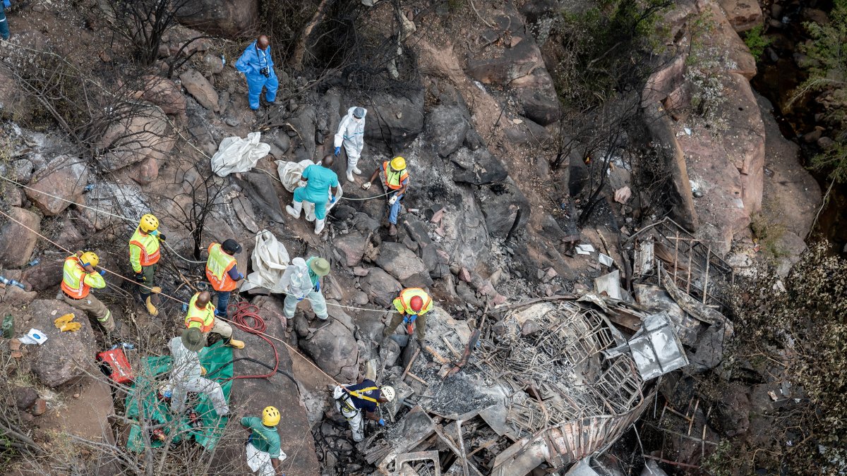 Las autoridades realizaron las labores de rescate de los cuerpos