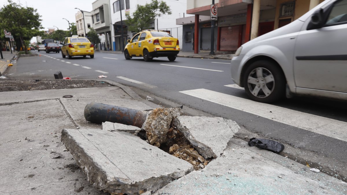 Hecho. Así está la intersección de las calles Los Ríos y Gómez Rendón.