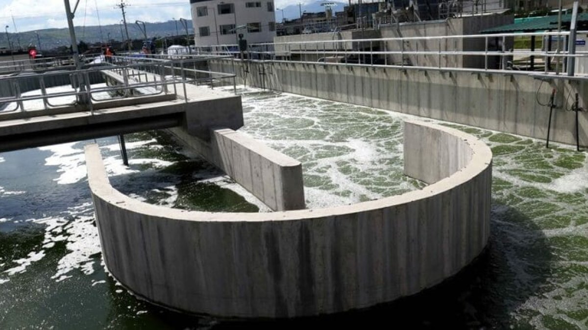Esta planta procesa 100 litros de agua por segundo, con tecnología de punta.
