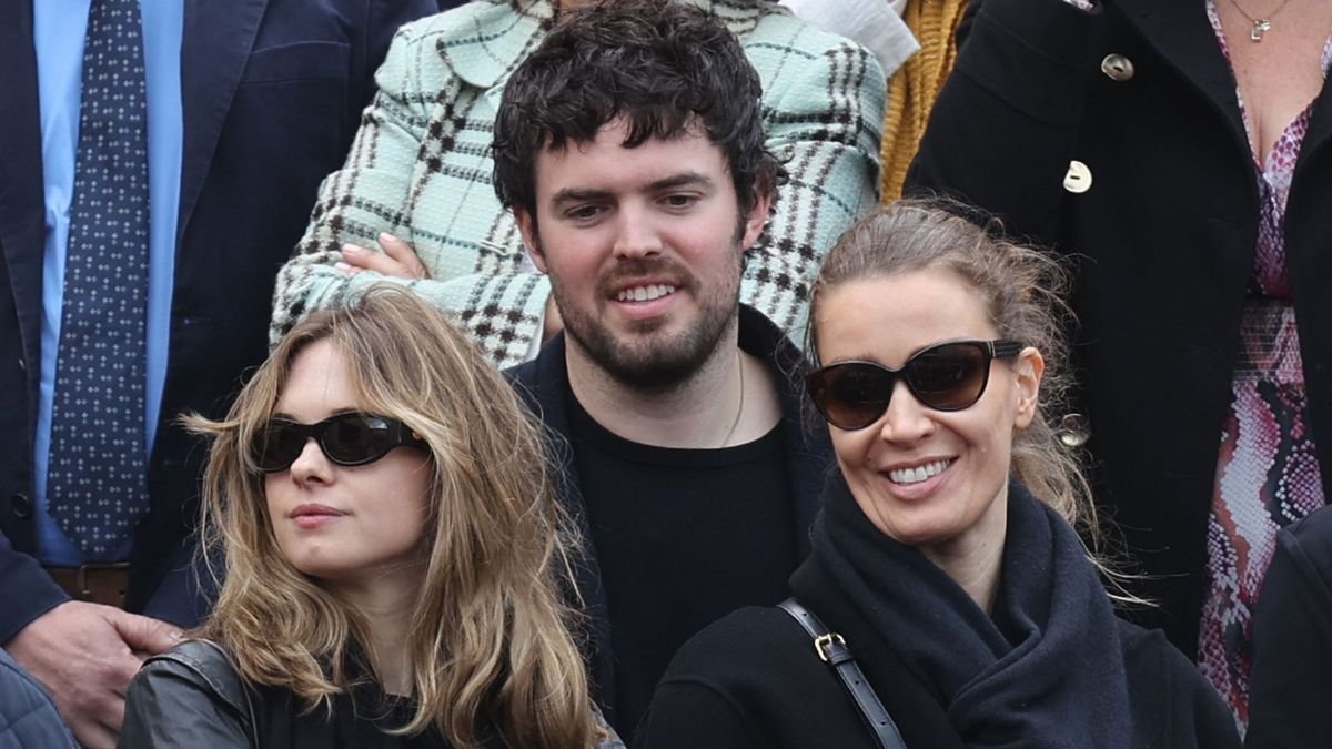 Stella Banderas con su novio y la pareja de su padre, Nicole.