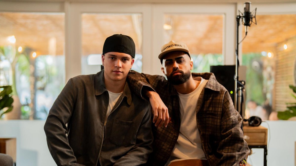 Elio-Leiros Jay-Wheeler.