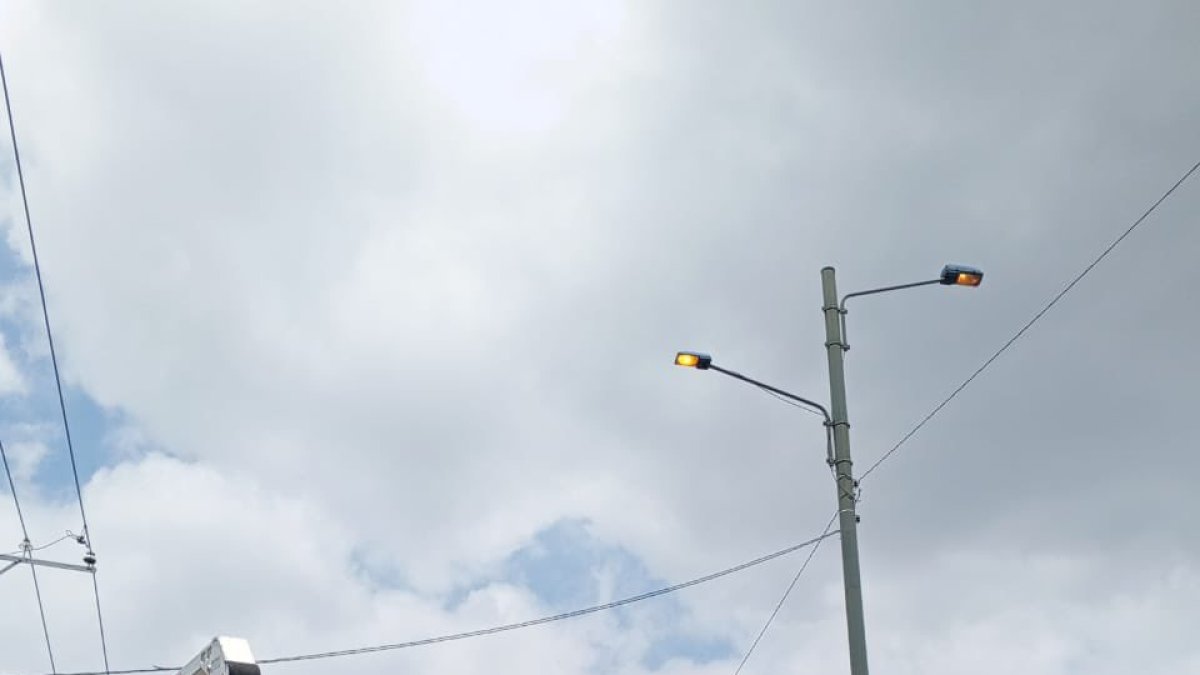 Las luminarias ya se encuentran encendida
