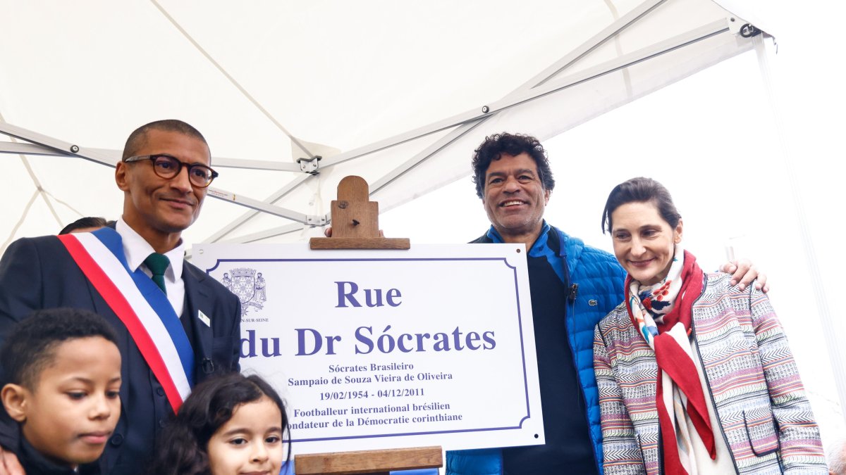 El hermano de Sócrates estuvo presente en el bautizo de la calle en honor al exfutbolista