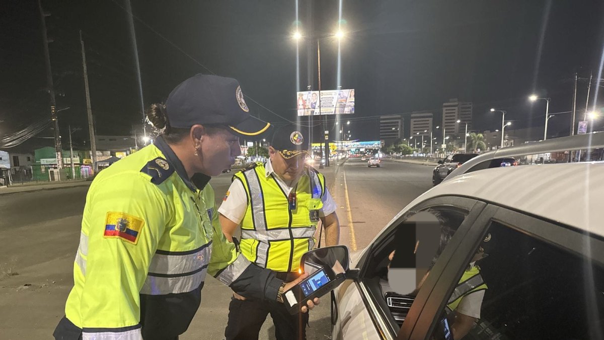 Acción. El operativo se realizó en un tramo de la avenida León Febres Cordero.