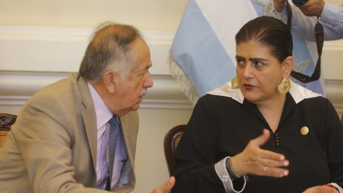 Ministra Palenza, presenta ante los medios de comunicación en la Gobernación del Guayas, el Plan de Gobernanza.