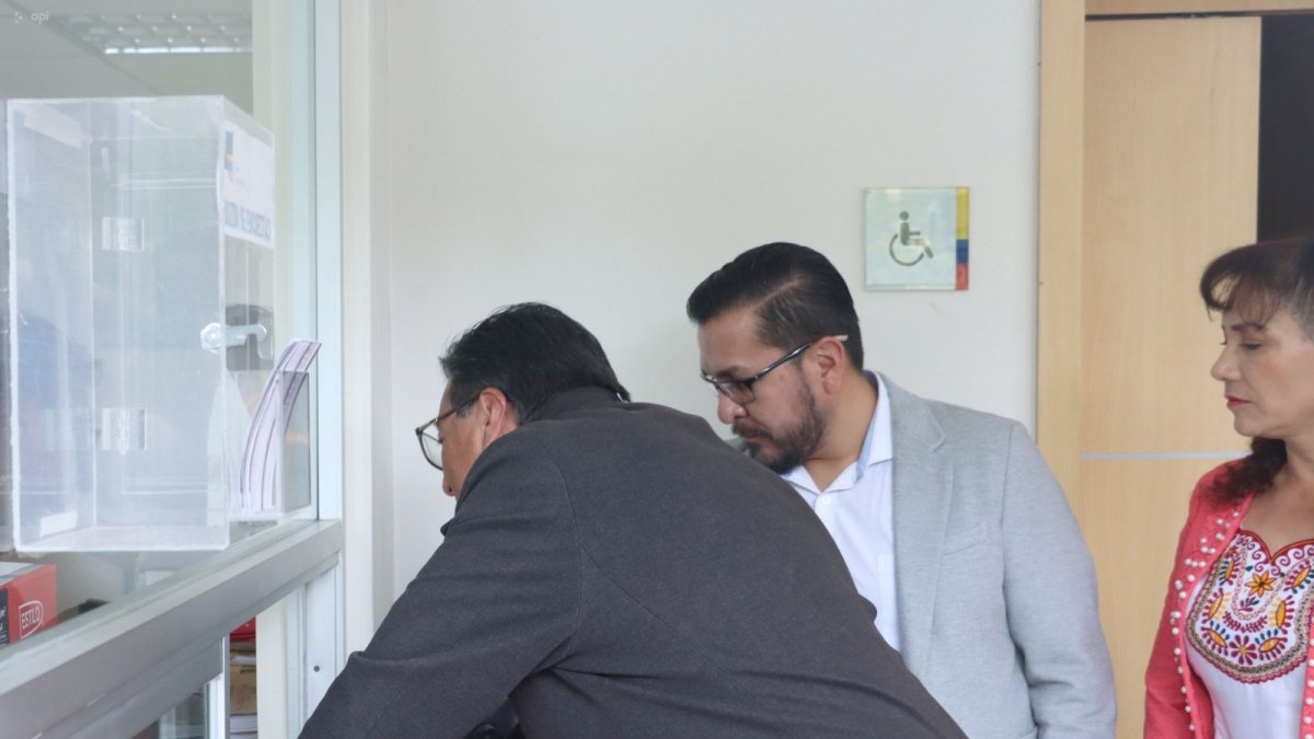 Los asambleístas de la Revolución Ciudadana presentaron la demanda de inconstitucionalidad este 1 de abril de 2024.