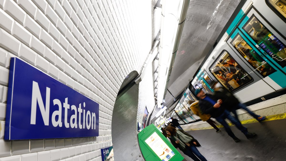 Las estaciones del metro adquirieron nombres de deportes olímpicos.