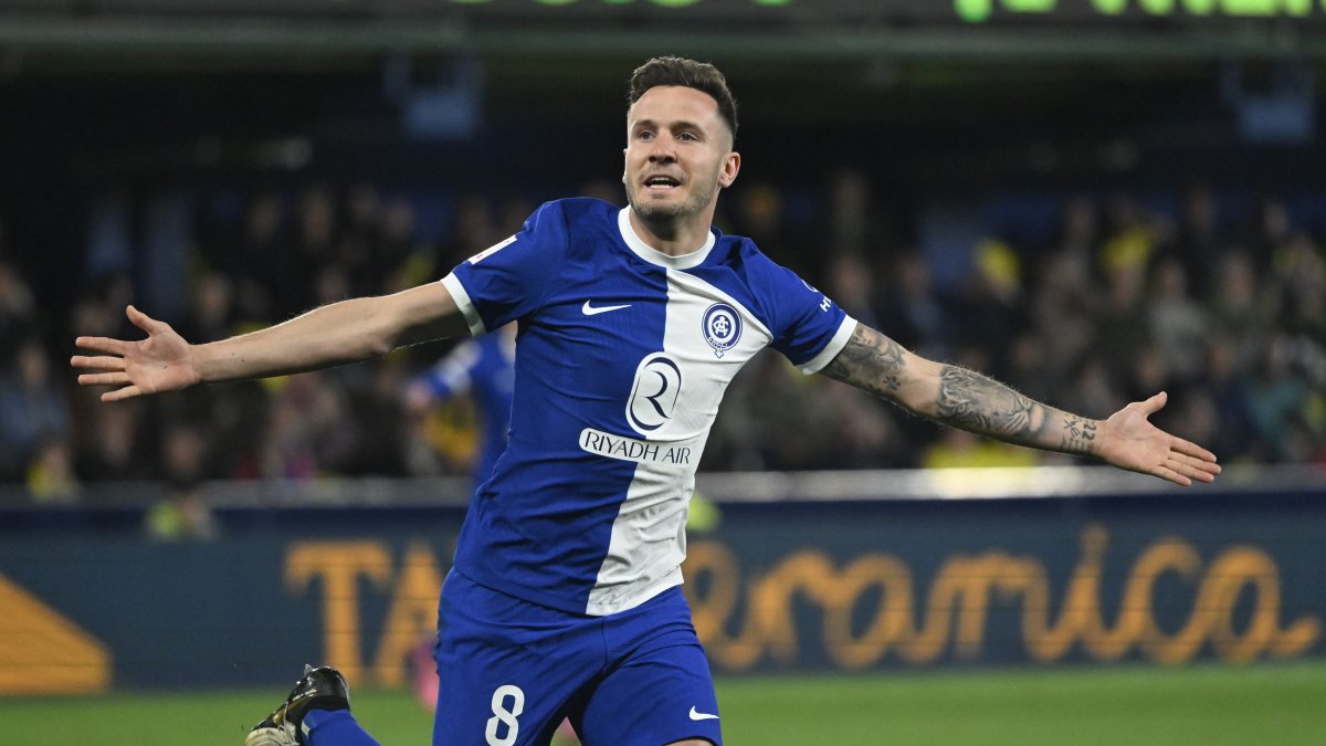 Saúl festeja el 2-1 en el estadio de la Cerámica, casa del Villarreal.