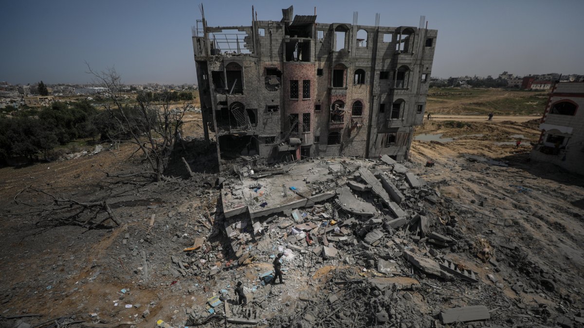 A Maghazi. Una casa destruida tras un ataque aéreo en un campo de refugiados al sur de la Franja de Gaza.