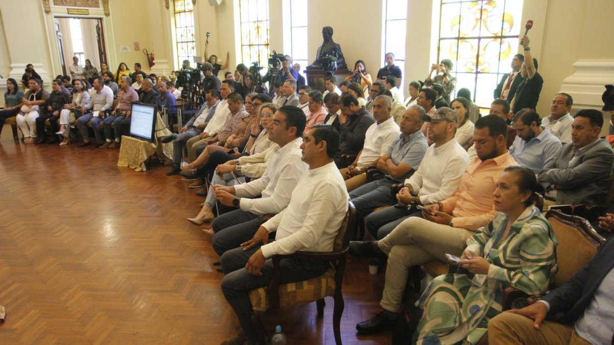 Reunión. Este lunes 01 de abril se dio una cita entre los alcaldes de la provincia del Guayas por parte del Ministerio del Interior para pedir su intervención en seguridad.