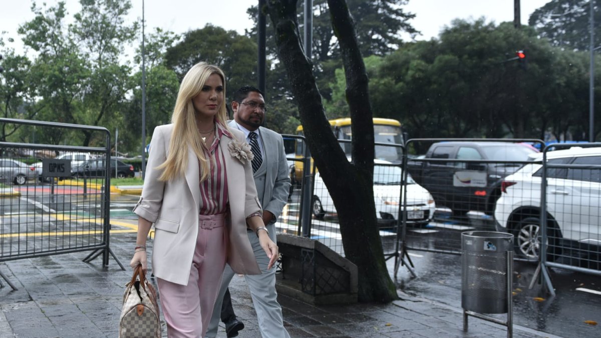 Carolina Jaume, uno de los talentos de pantalla que salió salpicado en las declaraciones de Mayra Salazar, rinde su versión libre y voluntaria.