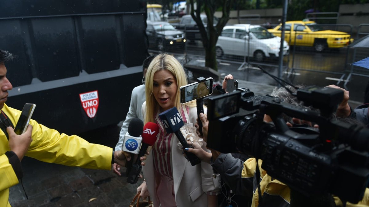 La actriz llegó a la Fiscalía a rendir su versión.