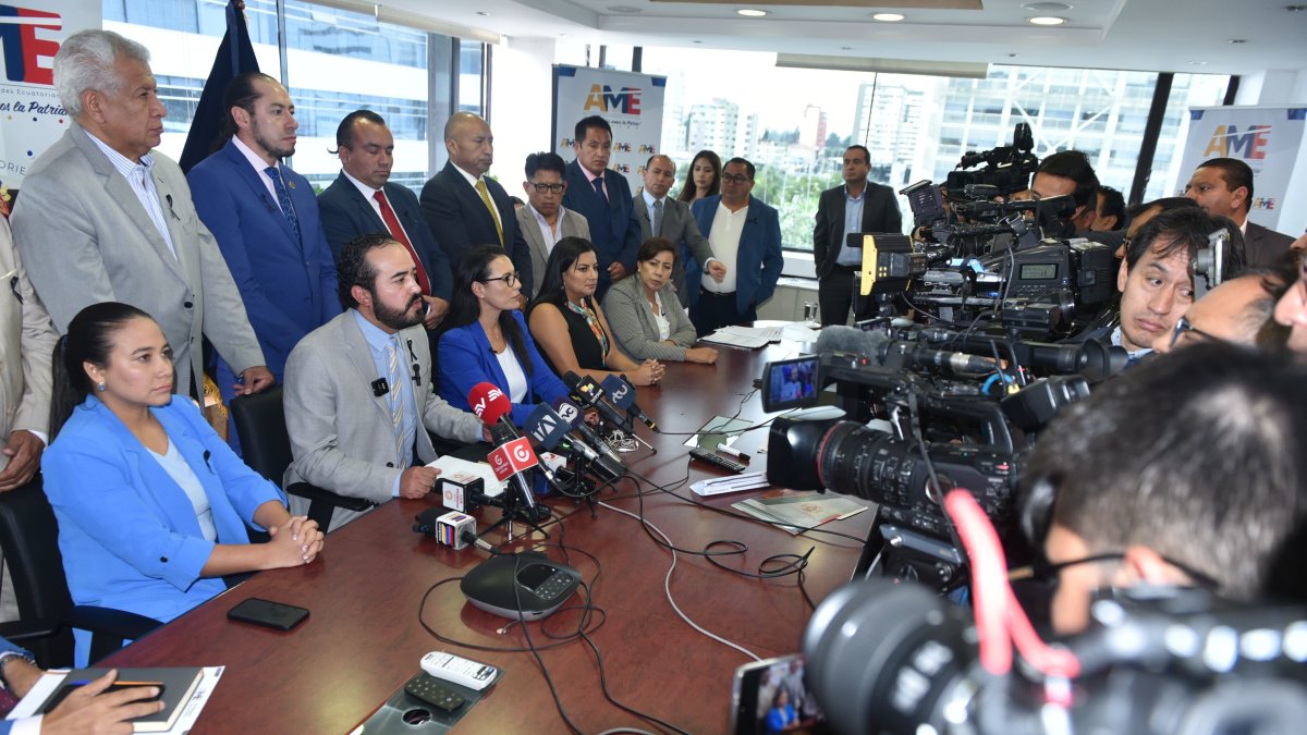 En el mes de marzo, los alcaldes anunciaron ir a las calles para exigir el pago de sus asignaciones correspondientes, piden ser tomados en cuenta en las decisiones.