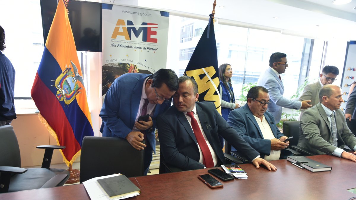 Preparativos. Los alcaldes han señalado que sienten que no son considerados importantes para el Gobierno Nacional.