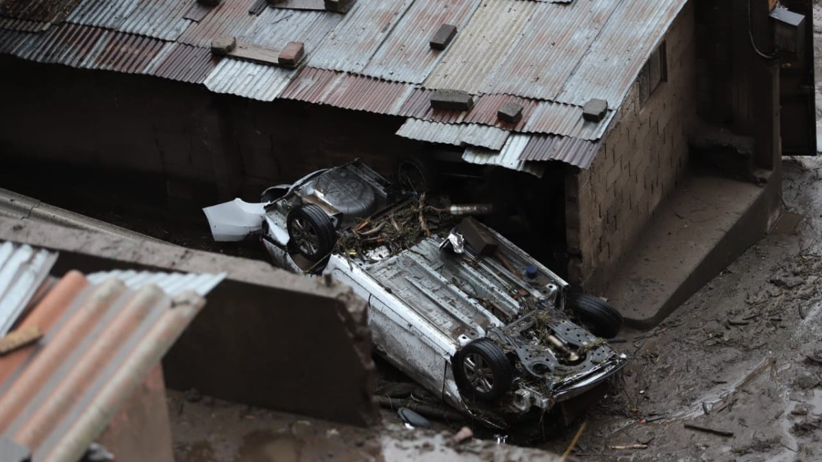 20 familias afectadas y 20 casas con daños dejó el aluvión en La Gasca, en Quito.