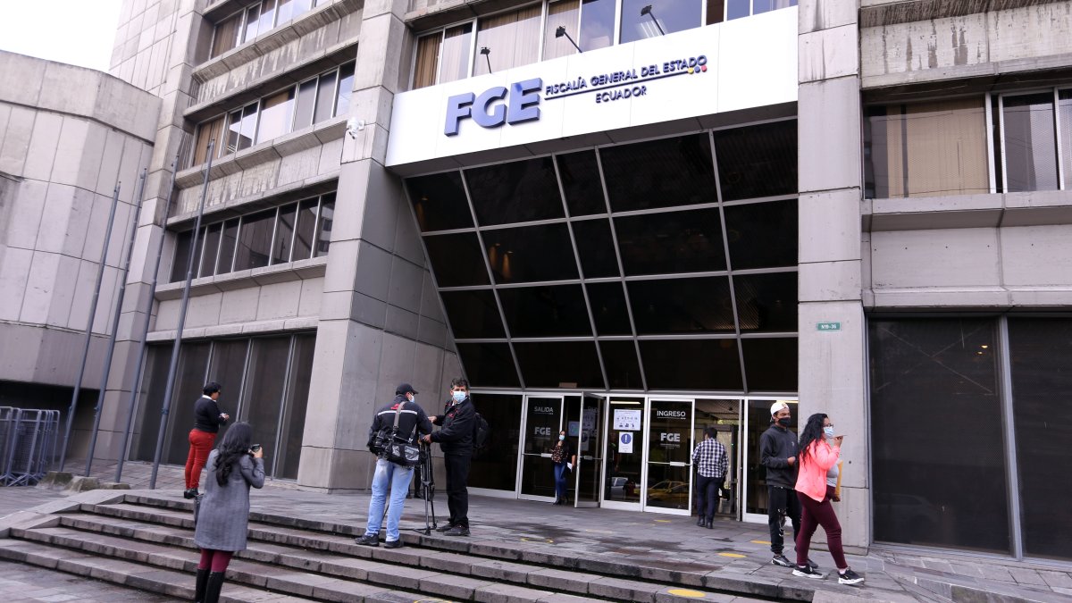 La etapa de juicio contra cinco de los siete procesados por delincuencia organizada tuvo que ser suspendida, ya que se encuentran prófugos de la justicia.