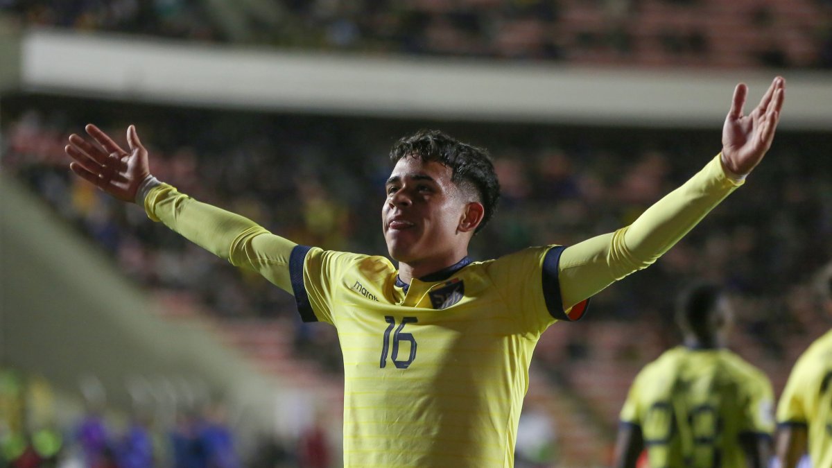 Kendry Páez, el joven de 16 años que juega en Independiente del Valle y representa a la selección de Ecuador.