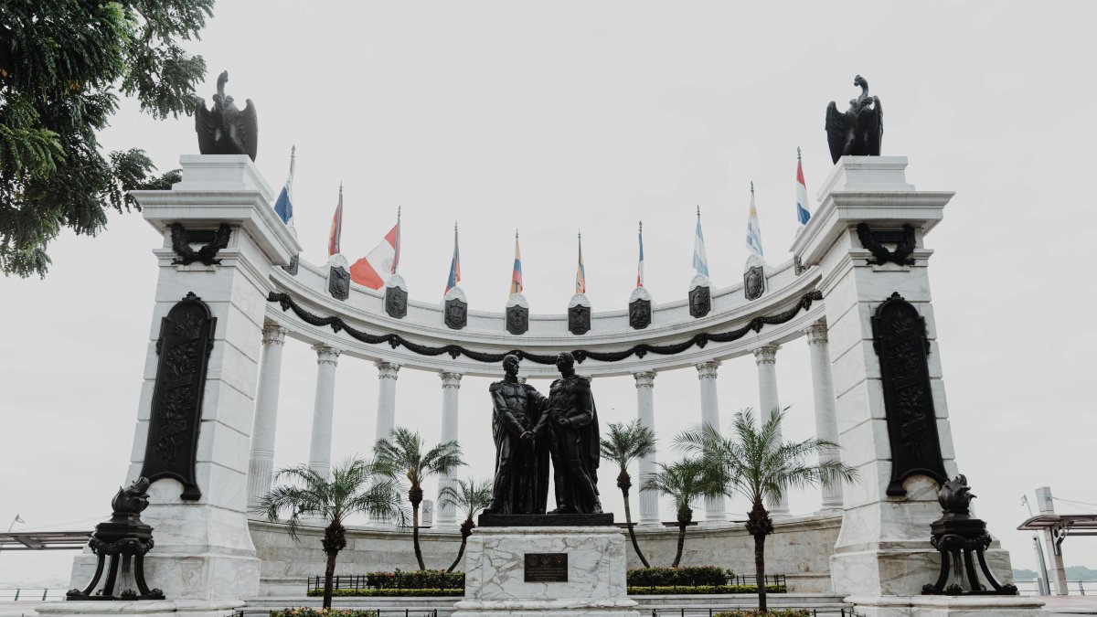 La Rotonda, uno de los lugares turísticos que es parte del recorrido junto a Río Guayas en Guayaquil