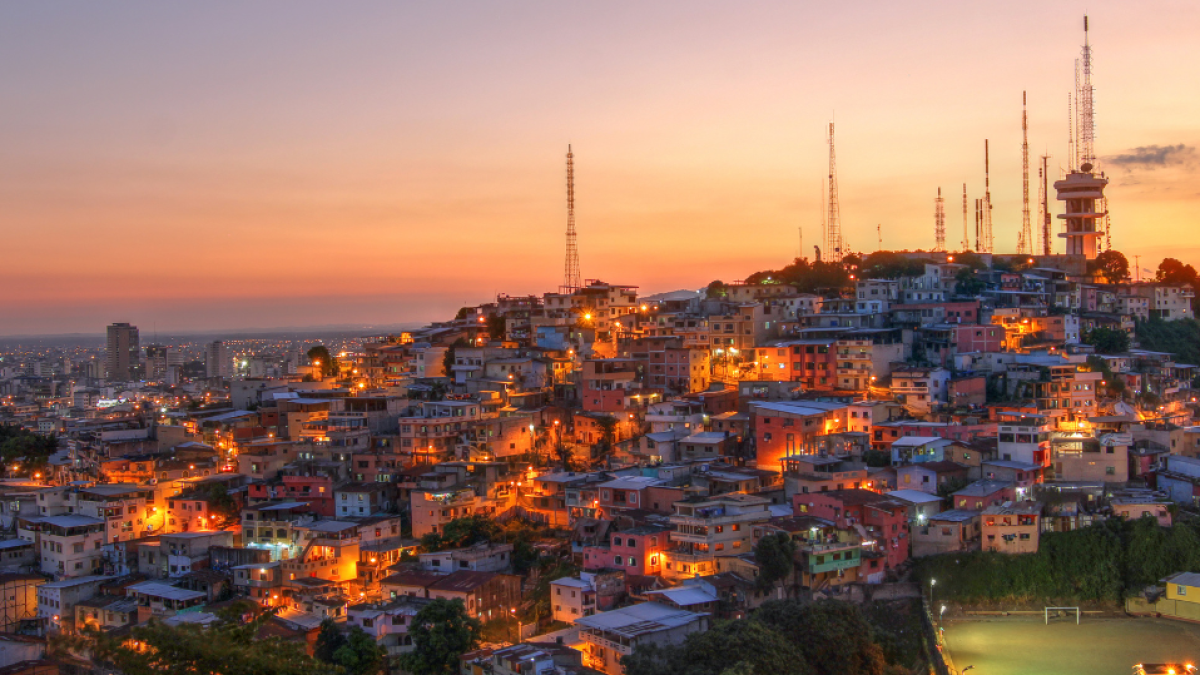 Guayaquil, ciudad en donde rige el toque de queda.