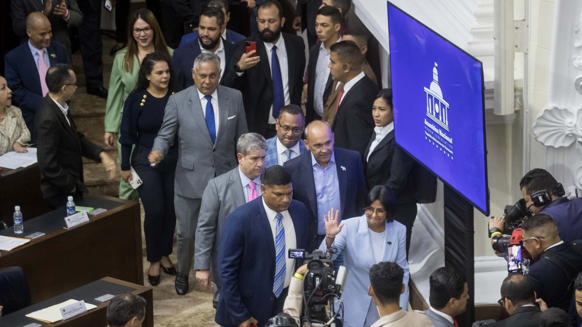 El Gobierno de Venezuela presentó este martes ante la Asamblea Nacional (AN, Parlamento) -controlada por el chavismo- el 'proyecto de ley contra el fascismo.