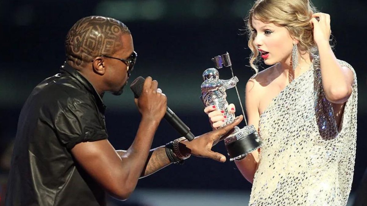 Kanye West y Taylor Swift en los VMA's de 2009