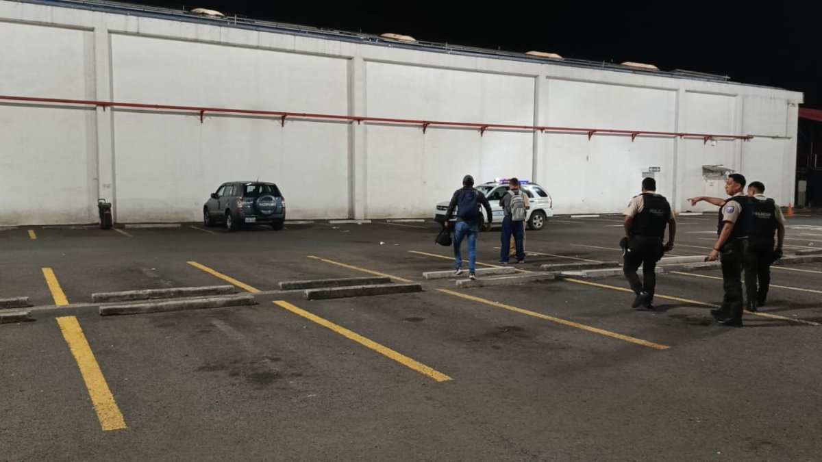 Acto. El sujeto se reunió con sus familiares y al irse lo asesinaron.