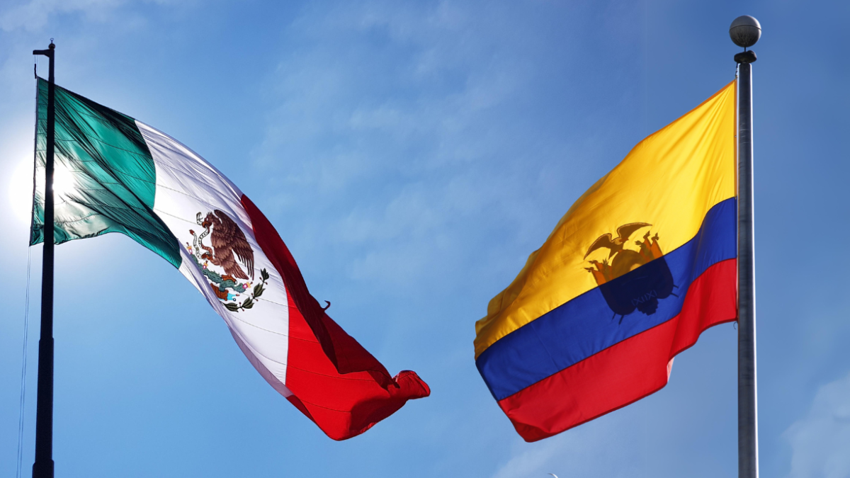 Banderas de México y Ecuador.