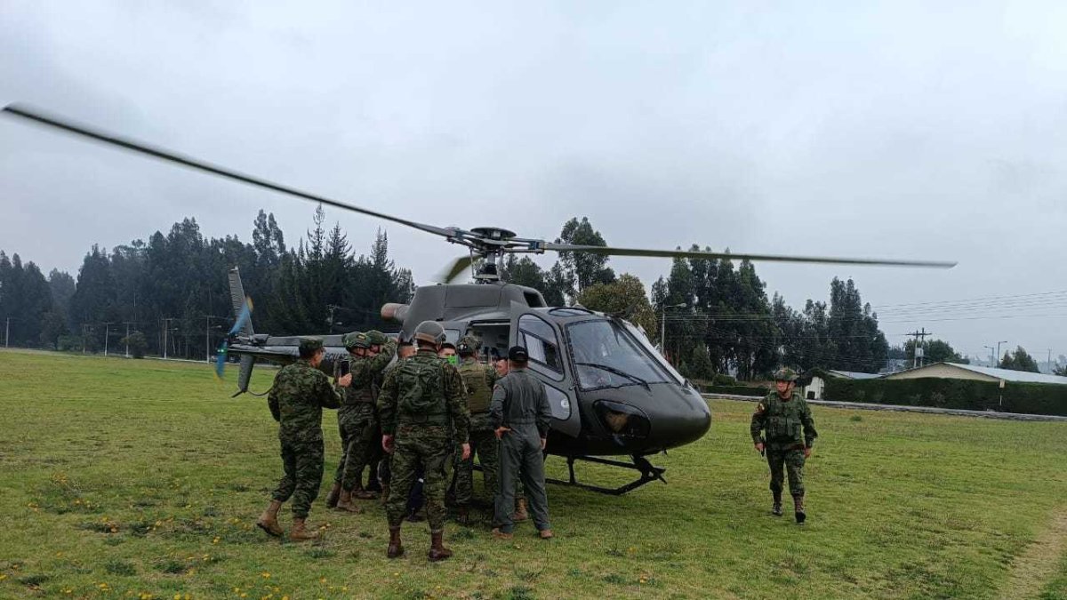 Atención. Luego de reportarse el hecho, el militar fue trasladado a un hospital en la capital.