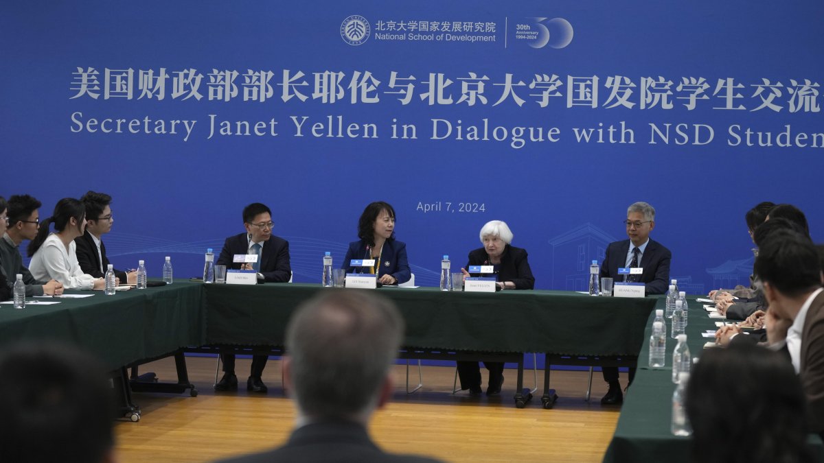 Reunión entre los representantes de China y Estados Unidos, este 7 de abril de 2024.