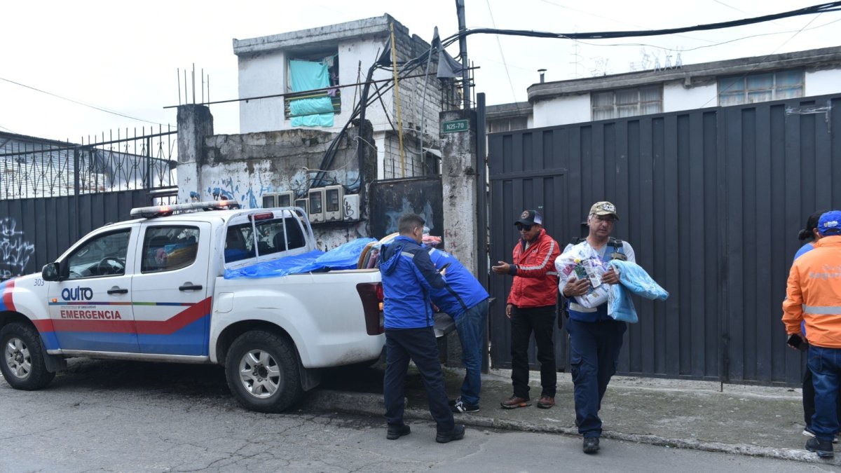 Ayuda. Los afectados reciben kits de alimentos y de higiene.