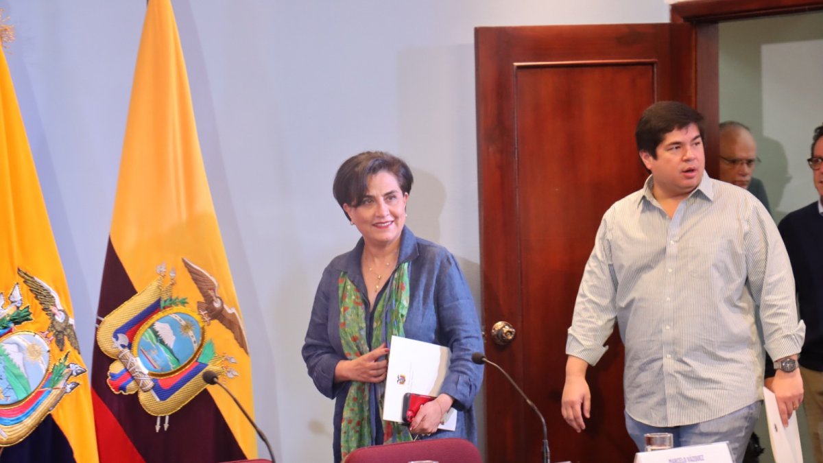 Respaldo. La canciller Gabriela Sommerfeld explicó las razones para violar la sede diplomática de México.