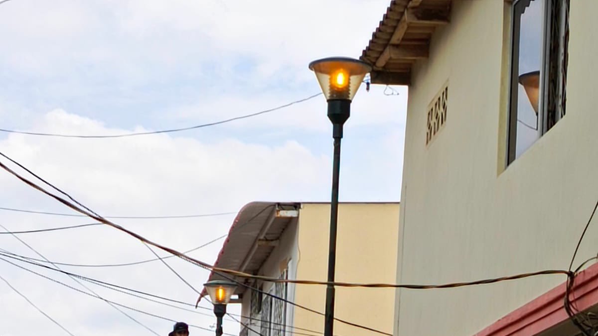 Algunas luminarias de las peatonales de la ciudadela 9 de Octubre fueron reparadas