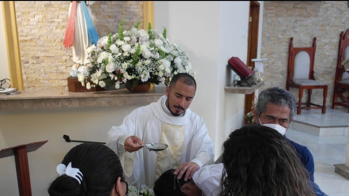 Escena. Las Escuelas evangelizan a familiares de los privados de libertad.