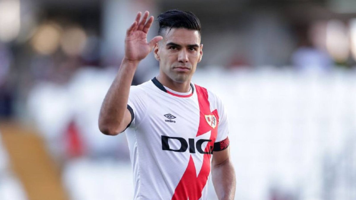 El atacante colombiano, que cumple su tercera temporada en el Rayo, está teniendo un papel secundario esta campaña y su participación se resume en veinte partidos oficiales.