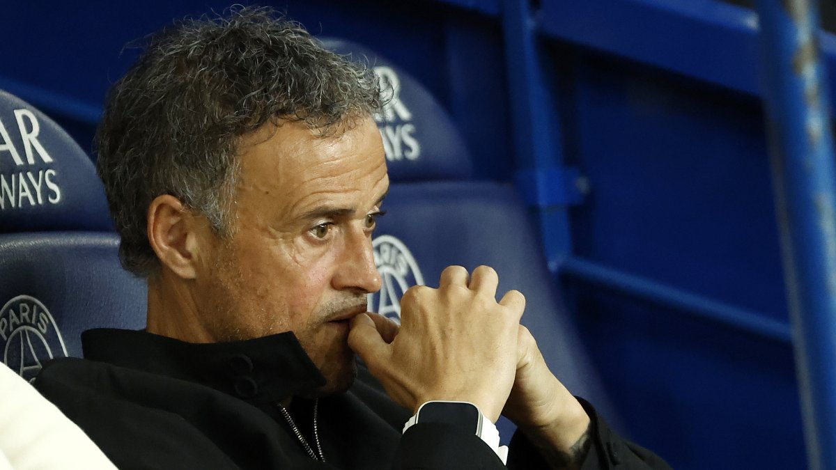 Luis Enrique, al frente del PSG, enfrentará a su exequipo, Barcelona.