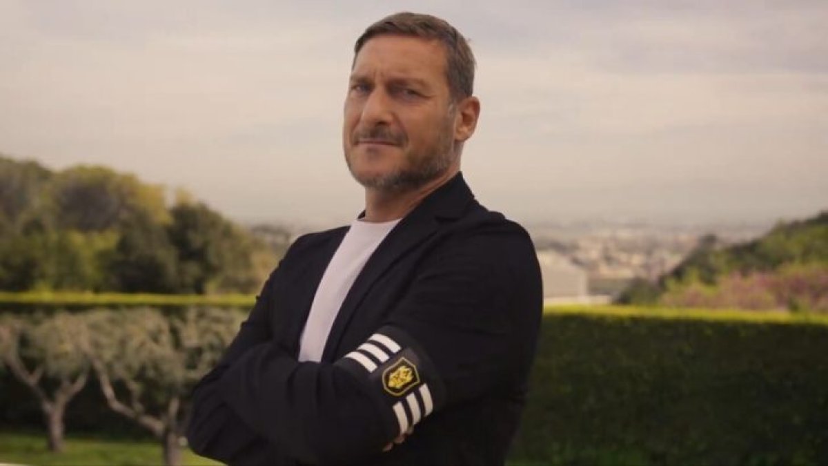 El jugador italiano ex Roma, será parte del Show de la Kings League