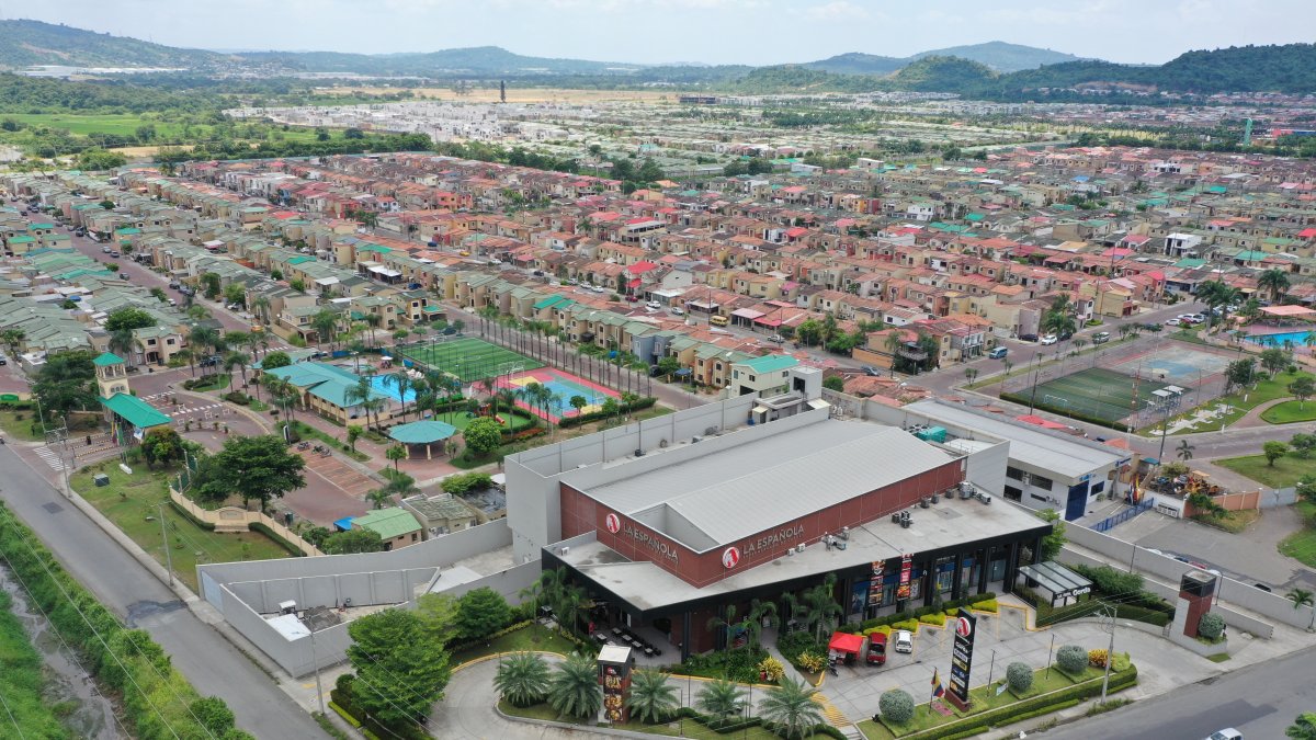 Foto aérea de una zona de La Joya, urbanización de Daule.
