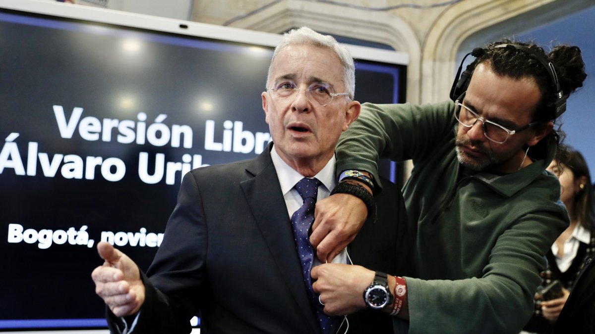 El expresidente de Colombia Álvaro Uribe Vélez, en una de sus presentaciones públicas.