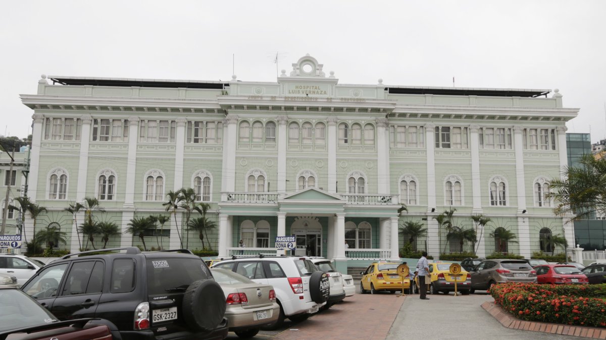 El hospital Luis Vernaza seguirá atendiendo varias especialidades médicas.