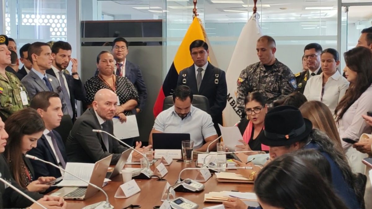 La sesión se mantiene como reservada debido a que Palencia entregó información confidencial.