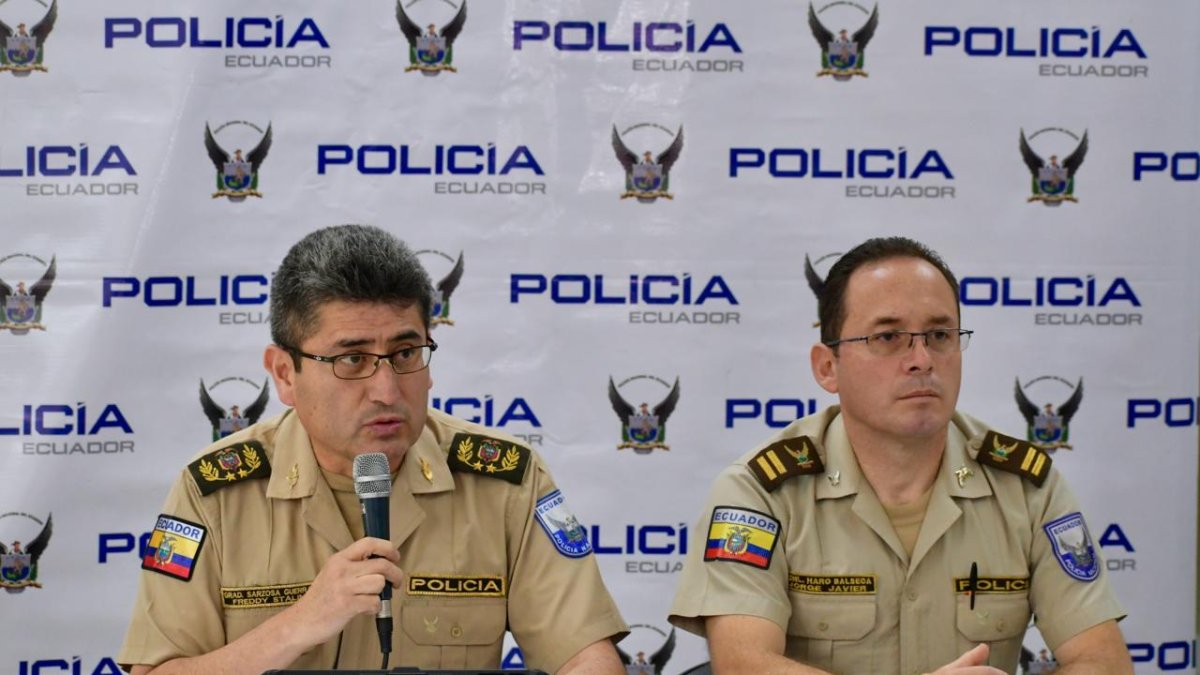 El director de Investigaciones de la Policía, Freddy Sarzosa, en rueda de prensa.