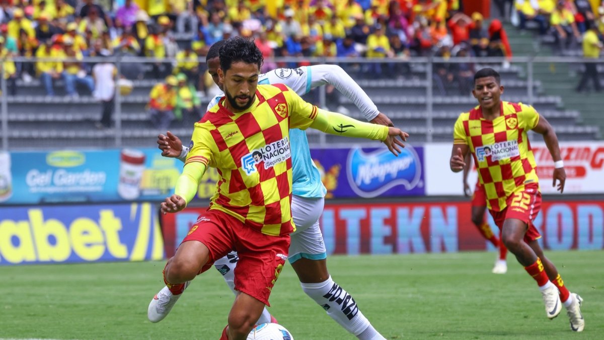 El ariete colombiano segundo en la tabla de goleadores del campeonato ecuatoriano con 6 goles.