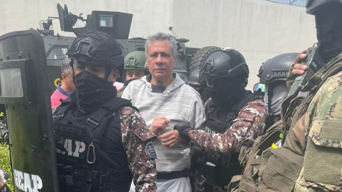 Jorge Glas fue detenido en medio de un considerado despliegue policial y militar.