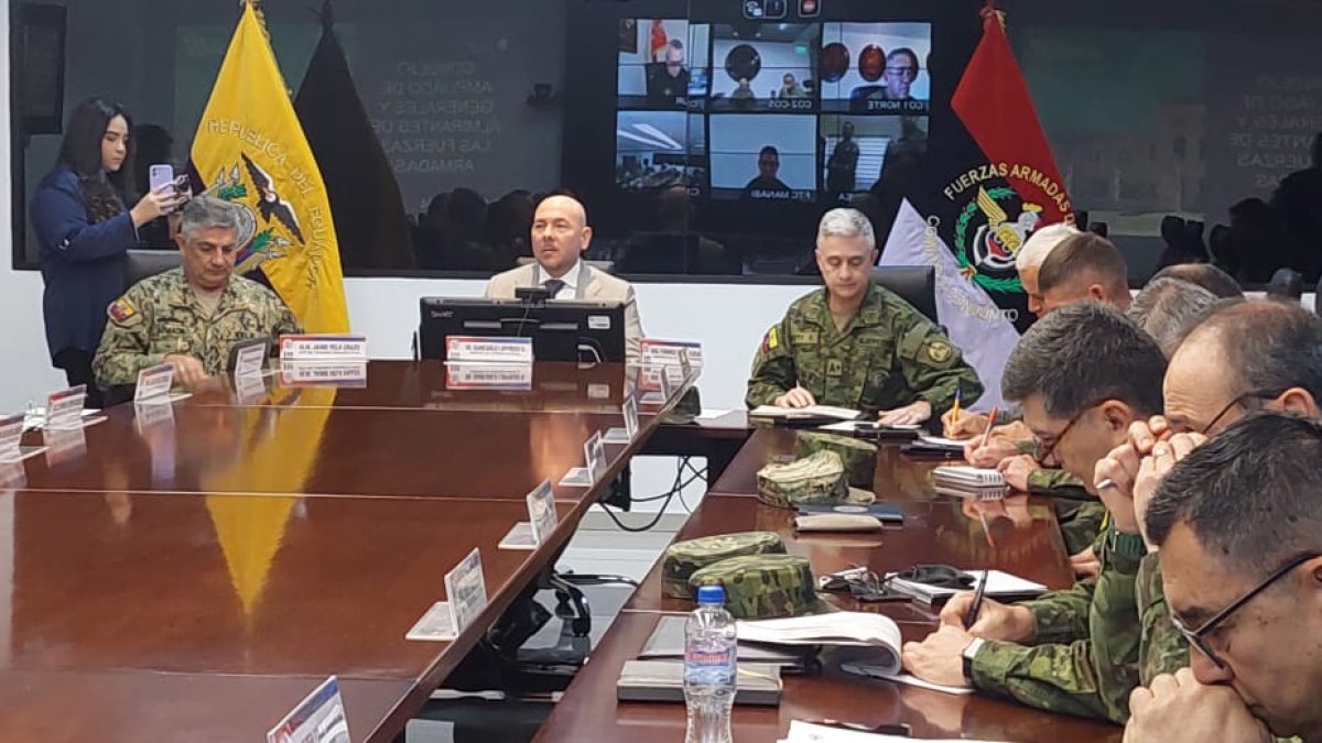 Ministro de Defensa lideró Consejo Ampliado por temas de seguridad en Quito.