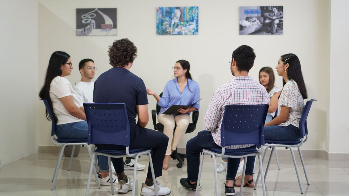 Requisitos. Es fundamental que el psicólogo se exprese oral y escrito de modo correcto, adecuado y claro.